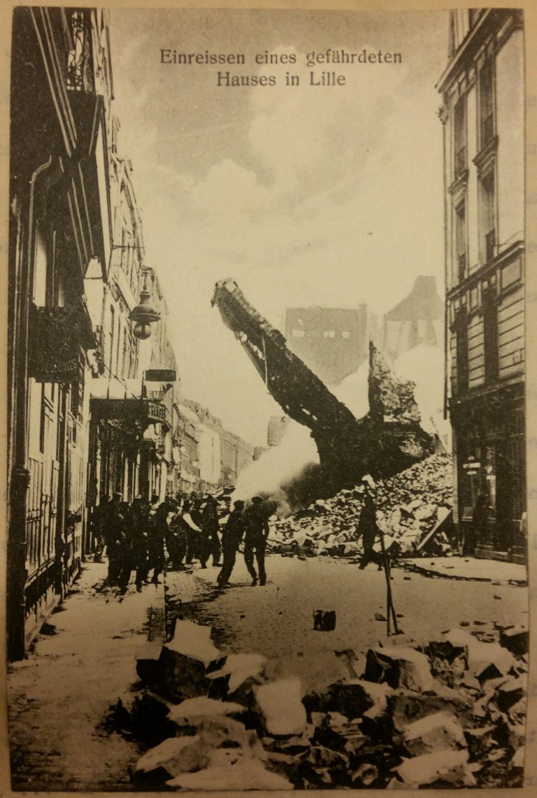 008 Lille Démolition d'une maison en péril